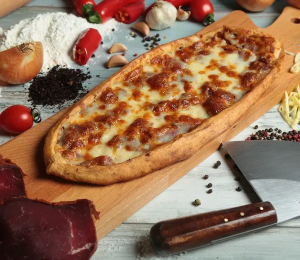 Kuşbaşı-kaşarlı Cantık